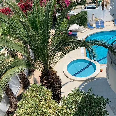 White Palace Aparthotel