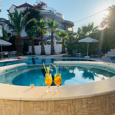 White Palace Aparthotel