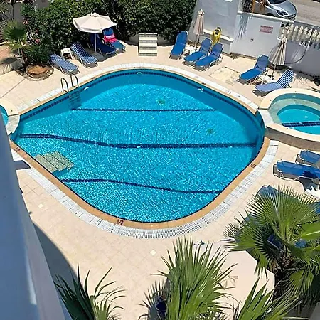 White Palace Aparthotel
