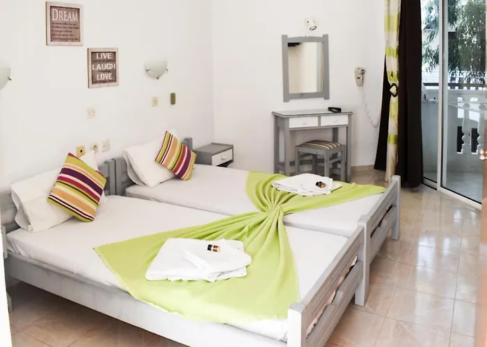 White Palace Apartahotel 4*