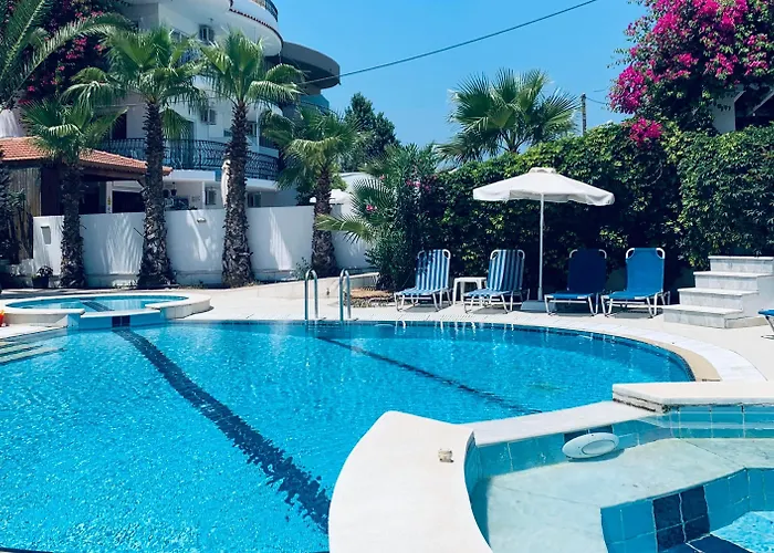 White Palace Apartahotel