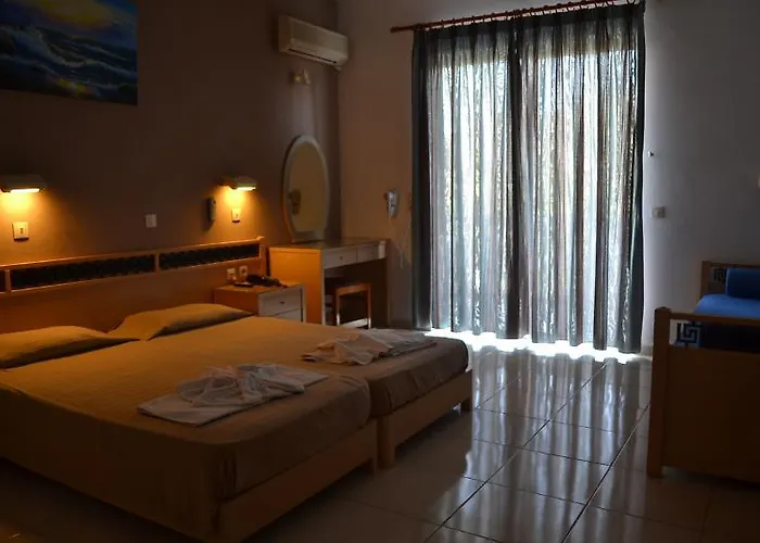 White Palace Apartahotel