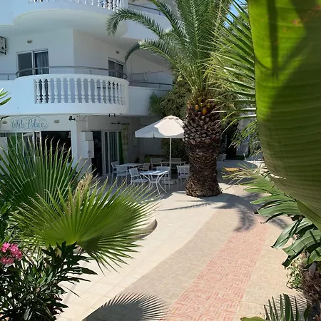 White Palace 4*