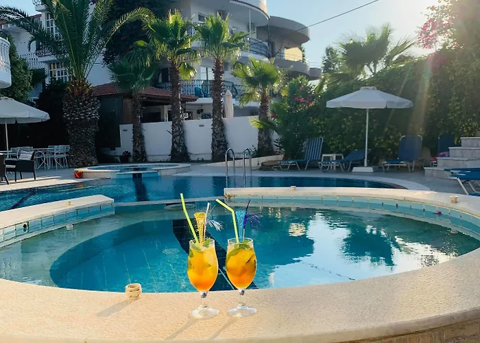 White Palace Aparthotel